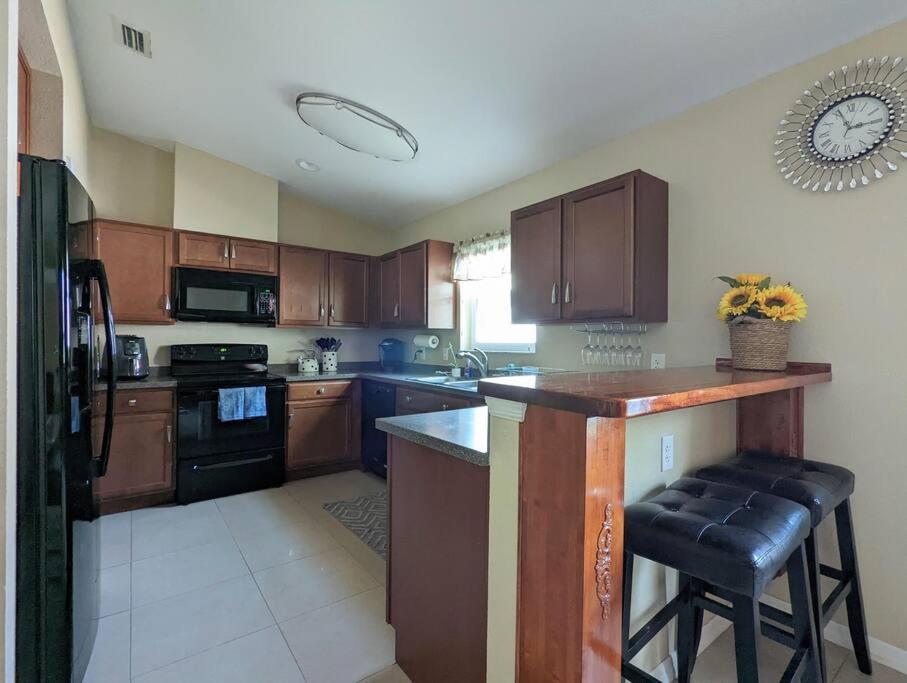 3Bed & 2Bath Property Couple Minutes From Siesta Key Beach & Downtown Sarasota Eksteriør billede