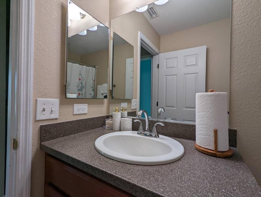 3Bed & 2Bath Property Couple Minutes From Siesta Key Beach & Downtown Sarasota Eksteriør billede